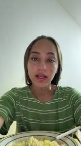 Sandy Souza (@sandysouza_)