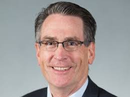 Julie Hollenbaugh's Instagram, Twitter & Facebook