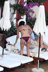 Meghan Markle Body Shape - In a Bikini