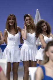 Ma si era già fatta notare nel 1985 quando, appena quattordicenne, vinse il concorso alessia merz arrivò a non è la rai con la seconda edizione del programma, dopo aver esordito in tv pochi mesi prima, nella trasmissione bulli e pupe. Claudia Gerini Eta Altezza Figlie Chi E Il Compagno Foto