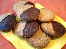 Feine Nusstaler Mit Schokolade Backen Lebensmittel Essen Rezept Kekse Backen