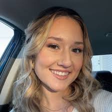 Jennifer Conlon's Instagram, Twitter & Facebook