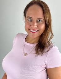 Vanessa Shirley's Instagram, Twitter & Facebook