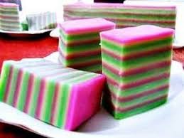 Sajikan kue lapis tepung beras untuk camilan. Resep Kue Lapis Tepung Beras Model Hijab Terbaru
