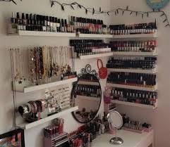 Maikes Zauberhafte Welt Mein Nagellackregal Mit Diy Anleitung Zum Nachmachen Home Interior In 2019 Nagellackregal Schminkzimmer Und Regal