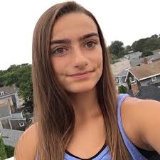 Gianna Mott (@gnanmott)