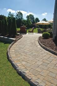 Is An L Shaped Garden Tricky To Deal With Yes Are There Stylish Landscaping Solutions Definitely Landscapingbackyardideas Vorgarten Garten Schattengarten
