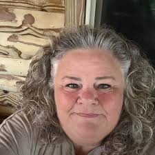 What is the ideal consistency for a sourdough starter?