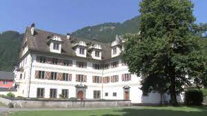 Der freulerpalast, ein prachtvoller bau von nationaler bedeutung, der auch das kantonsmuseum mit. Freulerpalast Museum Des Landes Glarus Youtube