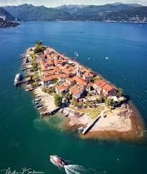 Whether you like the beach or prefer the lake, italy boasts the best of both worlds, but i f you are in 'team lake' and think that the beach is a bore, it's time for the lake maggiore tour. Isola Dei Pescatori Lago Maggiore Italy Paesaggi Fotografie Di Viaggio Lago
