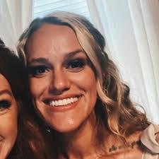 Anna Hosey's Instagram, Twitter & Facebook