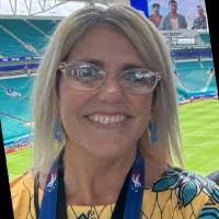 Deedee Fowler's Instagram, Twitter & Facebook