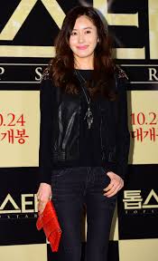 Kim ji soo / kim ji su / ким джи су / 김지수 / 지수. í¬í†  ê¹€ì§€ìˆ˜ ìˆ˜ìˆ˜í•œ ì°¨ë¦¼ì˜ ì‹œì‚¬íšŒ íŒ¨ì…˜ ìŠ¤íƒ€íˆ¬ë°ì´