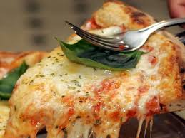 Make perfect pizza at home! Bitcoin Pizza Day 2018 Eight Years Ago Someone Bought Two Pizzas With Bitcoins Now Worth 82 Million Quartz