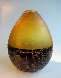 Collections de vases en verre soufflé, et aux formes variées et colorés. Artisanart Vase Verre Souffle Sable Personnalisable Ambre Fait Main