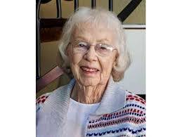 Lenora Shields's Instagram, Twitter & Facebook