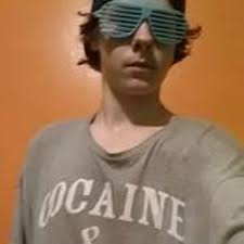 Listen to playlists featuring Ale Dee