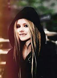 Let go е дебютният албум на канадската изпълнителка аврил лавин.издаден е на 4 юни 2002 г. Avril Lavigne And 2004 Bild Avril Lavigne Style Avril Lavigne Avril Lavigne Photos