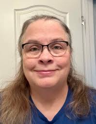 Grieving widow finds heart-shaped leaves in camper driveway