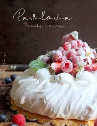 Pavlova Aux Fruits Rouges Et Sa Creme Fouettee Au Mascarpone