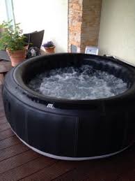 Whirlpool Fur Den Balkon Oder Die Terrasse Whirlpool Jacuzzi Balkon