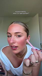 Cute Freckles Makeup Hack for Summer Glow