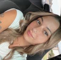 Bonnie Valles's Instagram, Twitter & Facebook