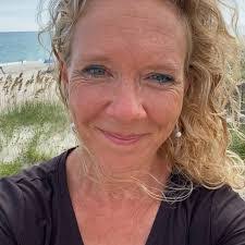 Heather Runyon's Instagram, Twitter & Facebook