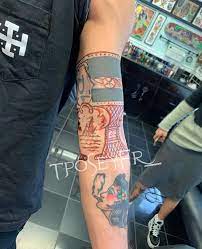 It is somewhat based on the 1985 version of teen wolf. Tyler Posey News On Twitter Little Info On The Original 2 Bands That Tyler Posey Had This Tattoo Never Meant Teen Wolf Or Scott Mccall To Him I Know A Lot