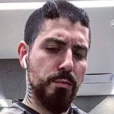 Sargento rap se mostró molesto ante el tema asegurando que es una estrategia para debilitarlo, pero quien definitivamente no pudo contener su enojo, fue su esposa camy g quien desde fuera de la competencia envió un duro mensaje a julio barraza y cynthia de masterchef: Sargento Rap Bio Family Trivia Famous Birthdays