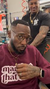 Another week, another fresh cut with my boy @heavyduty_barber He said yall  showed him major love last week and he gained over 1000+ new followers from  my one post!!! 😂😂😂 Ready for today’s photo shoot ...