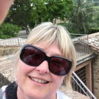 Linda Lebel's Instagram, Twitter & Facebook