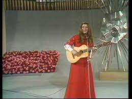 In 1967 she started a singing career in the netherlands, performing songs in the french chanson tradition. Lenny Kuhr Sings De Troubadour Youtube
