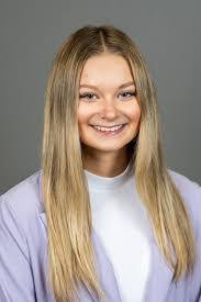 Bethany Chambers's Instagram, Twitter & Facebook