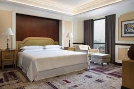 Theo thông tin ban đầu, đầu bếp của khách sạn sheraton sinh hoạt chung với hội thánh truyền giáo phục hưng ở quận gò. Khach Sáº¡n Sheraton Ha Ná»™i