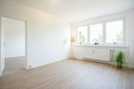 Firmenprofile mit kontaktinformationen, telefonnummern, öffnungszeiten & vielem mehr auf cylex finden. 3 Zimmer Wohnung Zu Vermieten Simon Bolivar Str 90 04357 Leipzig Nordost Mapio Net