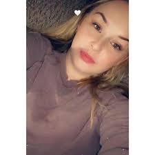 Melissa Saxton's Instagram, Twitter & Facebook