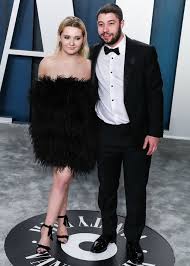 Night shyamalan's science fiction/horror film signs (2002). How Old Was Abigail Breslin In Little Miss Sunshine And Zombieland
