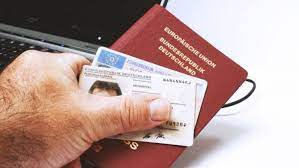 Willst du einen reisepass beantragen ? Ausweispflicht Wann Sie Personalausweis Und Reisepass Mitfuhren Sollten Deutsche Anwaltauskunft