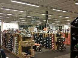 Visit your local oswego, il vans location for products and services. Dsw Designer Shoe Warehouse 2590 Us 34 Oswego Il 60543 Usa