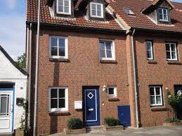 The apartment is fitted with 2 bedrooms, a kitchenette with a dishwasher and a fridge, a washing. Haus Zum Verkauf 24340 Eckernforde Mapio Net