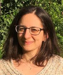 Adriana Sardi's Instagram, Twitter & Facebook