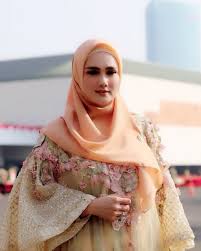 Produk patungan kaos pria (#9) bcs fashion. Cerita Desainer Di Balik Baju Bodo Mulan Jameela Saat Dilantik Sebagai Anggota Dpr Kumparan Com