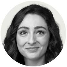 Amanda Morris's Instagram, Twitter & Facebook