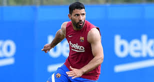 Cómo finalizó la negociación con messi, las otras ofertas que tiene y la frase sobre el fichaje de agüero: 2ejckyycjcs62m