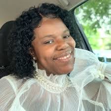 Lashunda Robinson's Instagram, Twitter & Facebook