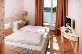 1 53545 linz am rhein. Hotel Haus Bucheneck