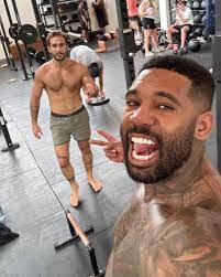 Mike Holston's Instagram, Twitter & Facebook