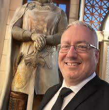 Justin Fields' last 4 games: ▹ 3 pass TDs ▹ 0 INTs ▹ 63.6% completion Caleb  Williams' last 4 games: ▹ 2 pass TDs ▹ 3 INTs ▹ 60.1% completion It makes  you think ... #NFL