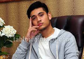 Biodata ajeng fauziah, lengkap umur dan agama, pemain web series love is us yang trending youtube gaes. Sinopsis Love Story The Series Sctv Dibintangi Giorgino Abraham Tabloidbintang Com